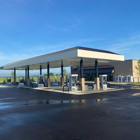 Exterior shot of a Seven Eleven gas station, built by Crain Construction.